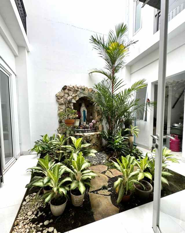 dijual rumah cluster yarra jgc jakarta