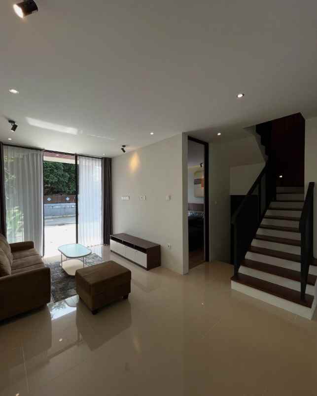 dijual rumah condongcatur kec depok kab