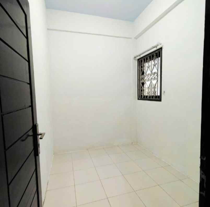 dijual rumah daerah krakatau komplek