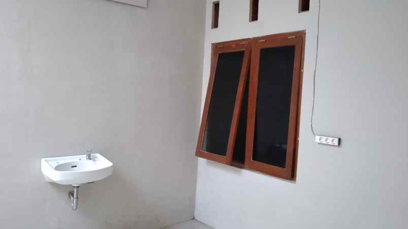 dijual rumah dalam kota surakarta solo dekat tol