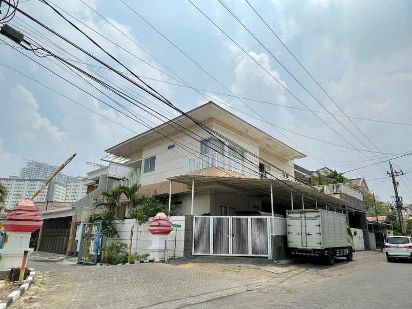 dijual rumah darmo permai selatan