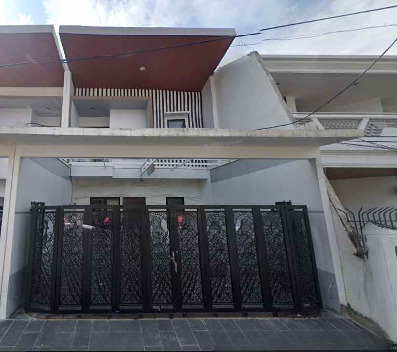 dijual rumah darmo permai timur