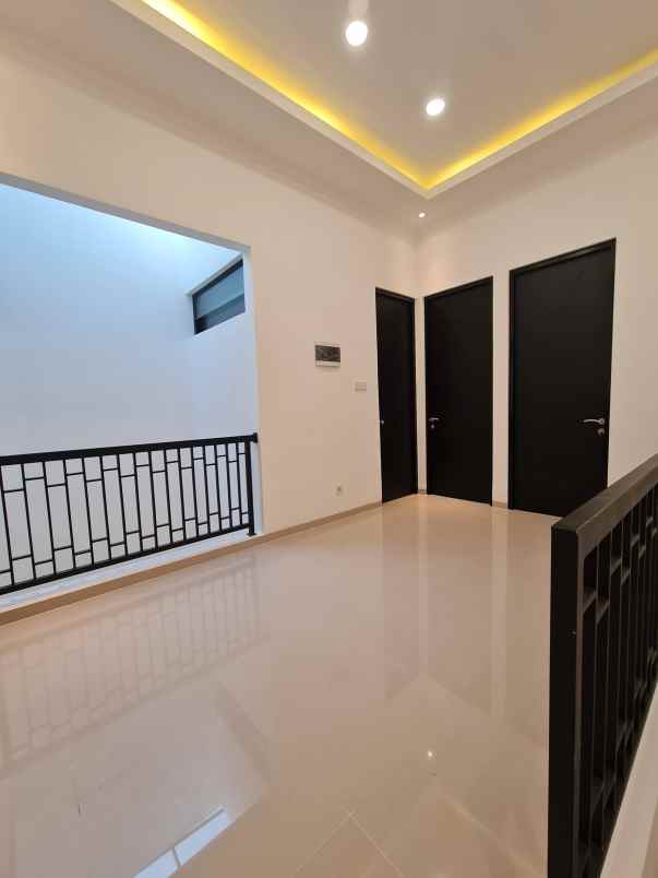 dijual rumah darmo permai timur surabaya