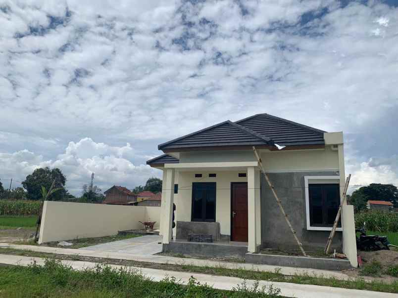 dijual rumah dekat dengan pusat kota design modern