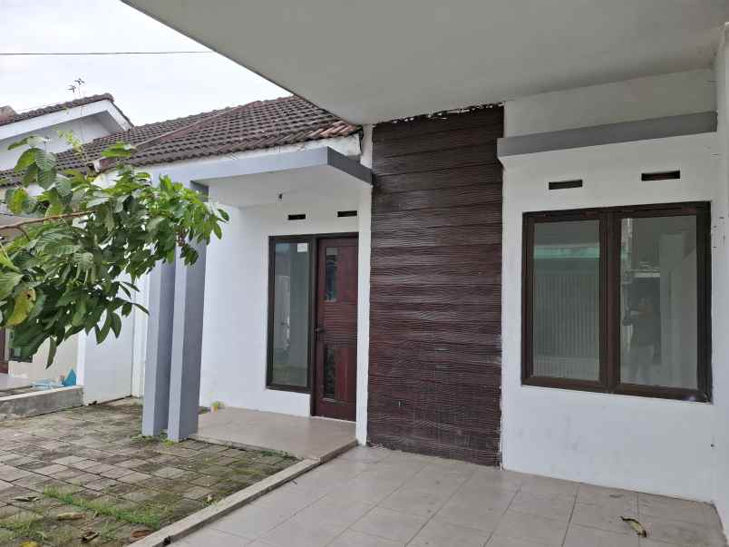 dijual rumah dekat kampus jember jl koptu berlian