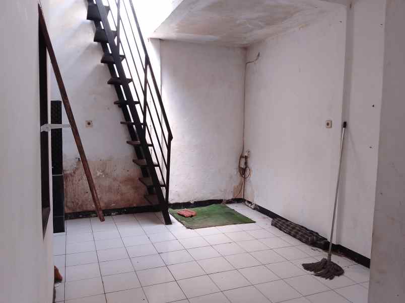 dijual rumah dekat rs dustira