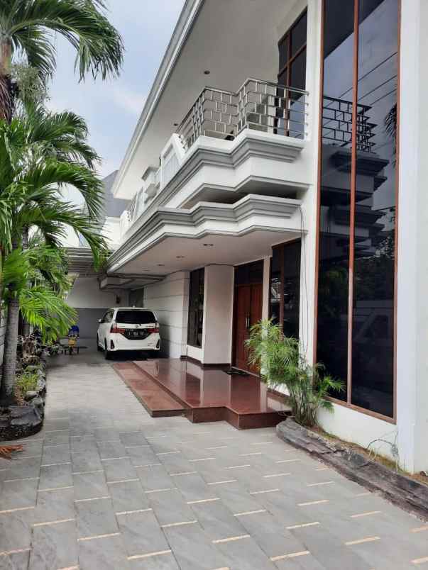 dijual rumah dharmahusada indah utara