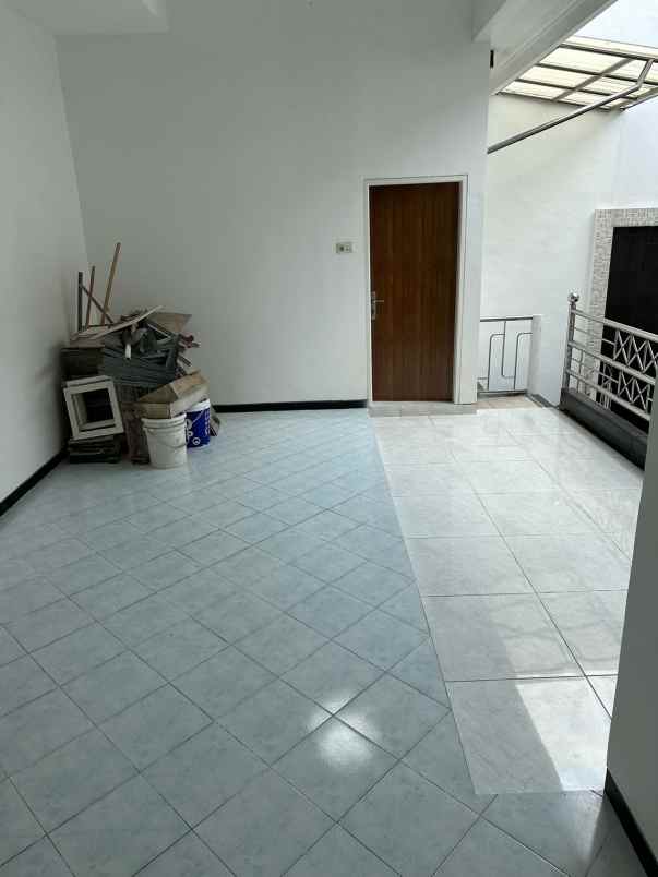 dijual rumah dharmahusada megah