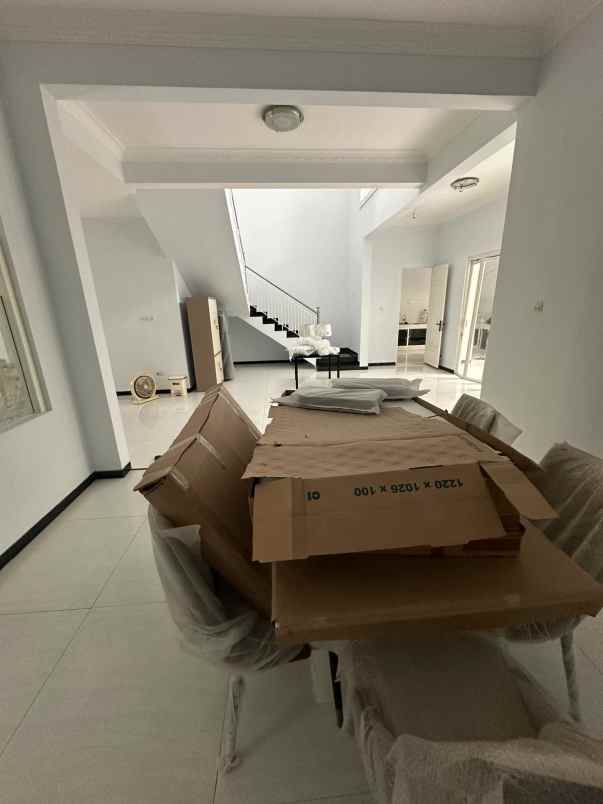 dijual rumah dharmahusada megah