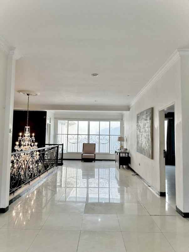 dijual rumah dharmahusada megah permai