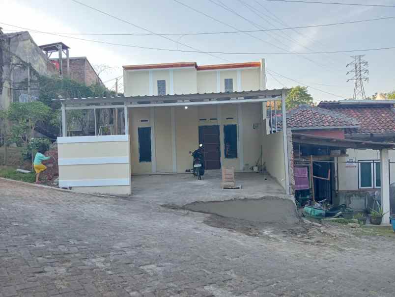 dijual rumah di bintang regency gedawang semarang