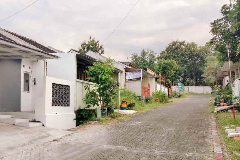 dijual rumah di bukit kencana tembalang semarang
