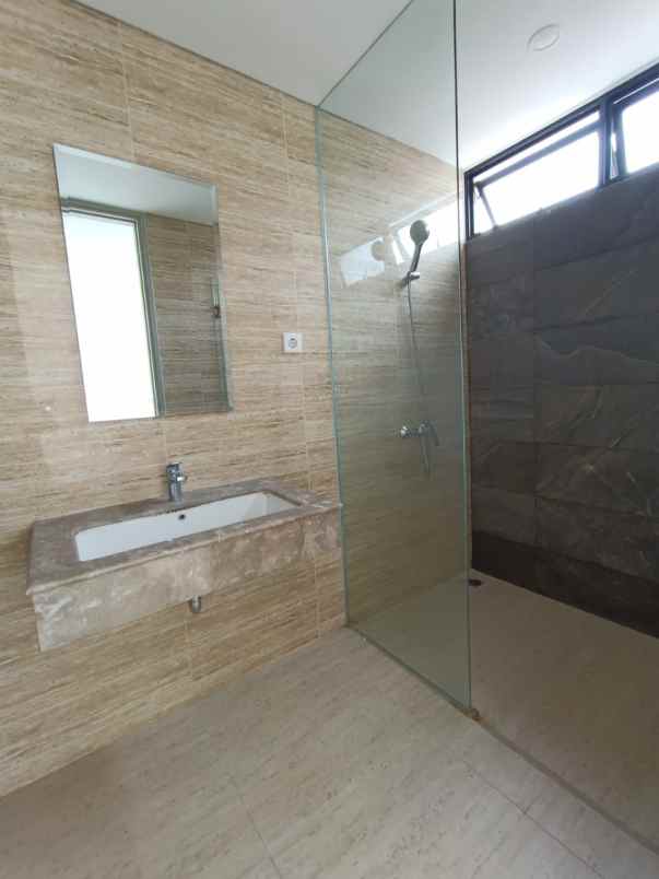 dijual rumah di jakarta garden city cluster matana