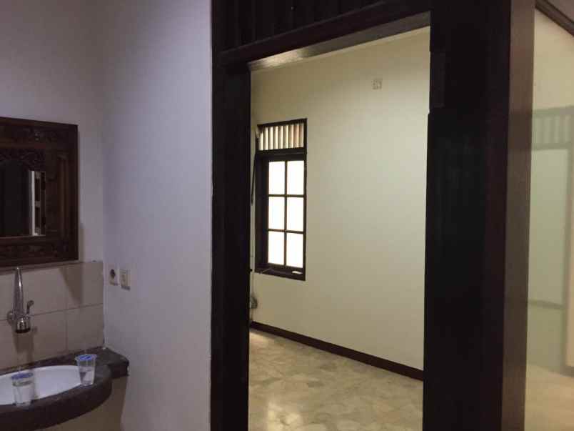 dijual rumah di jl sampit blok m plaza jakarta selatan