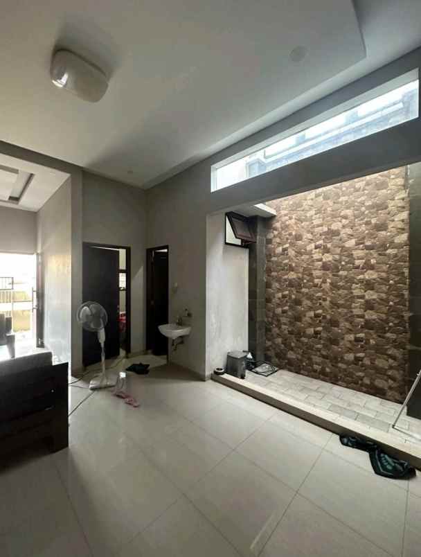 dijual rumah di medoho permai raya semarang