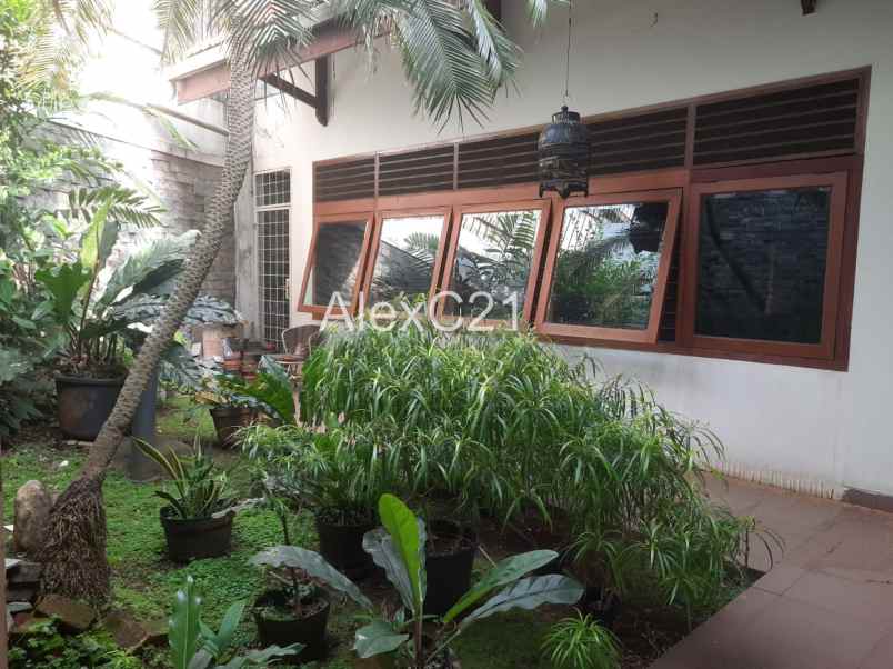 dijual rumah di petamburan tanah abang jakarta pusat