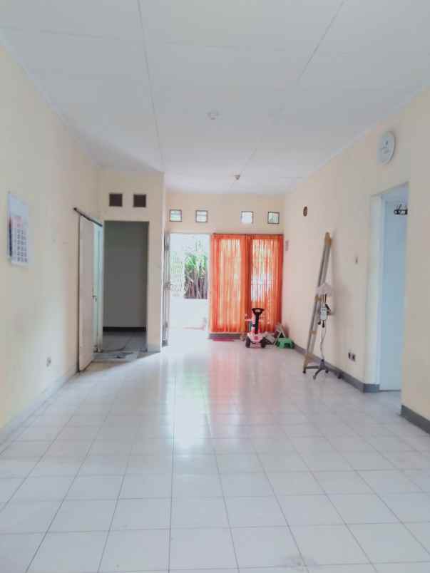 dijual rumah di sektor 1 6 bsd