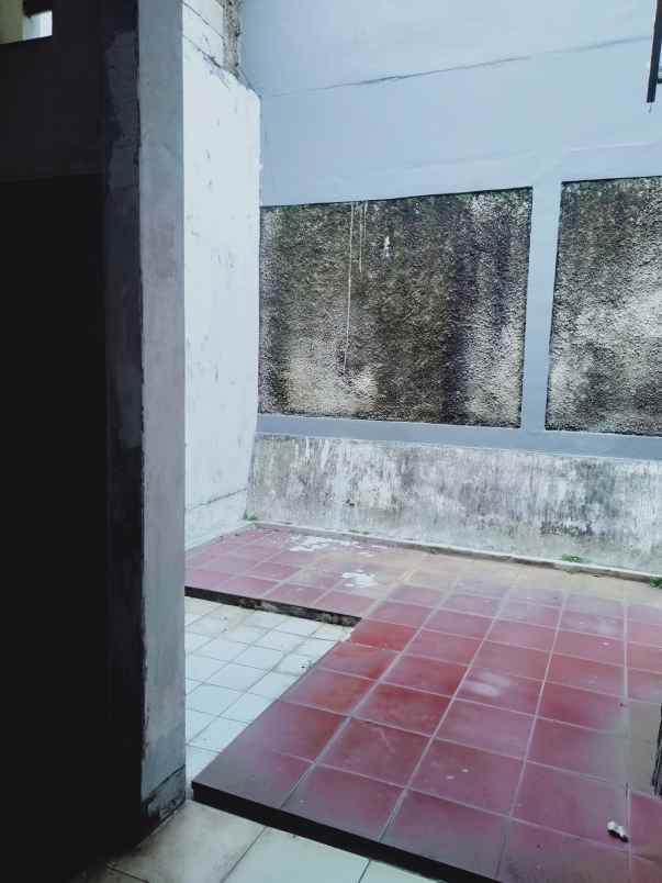 dijual rumah di sektor 1 6 bsd