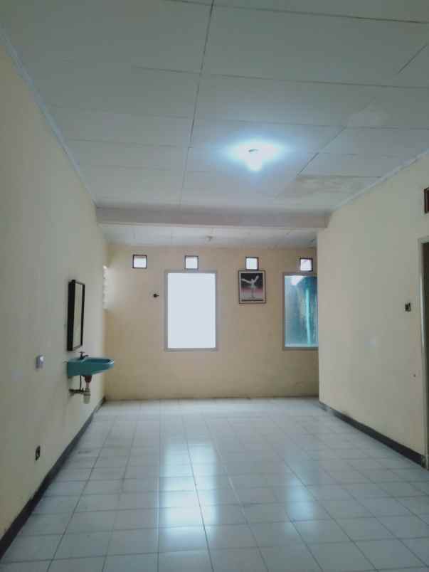 dijual rumah di sektor 1 6 bsd