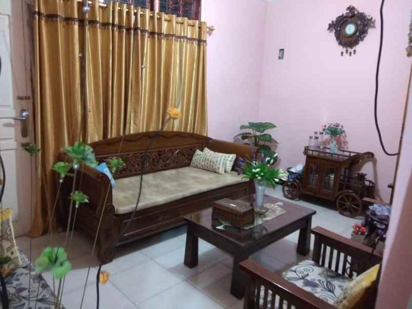 dijual rumah dijual rumah di jl makrayu