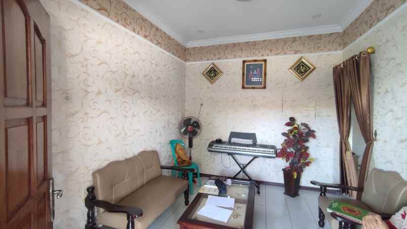 dijual rumah dijual rumah di jl sadakan