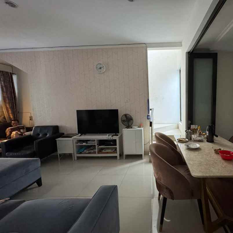 dijual rumah discovery bintaro