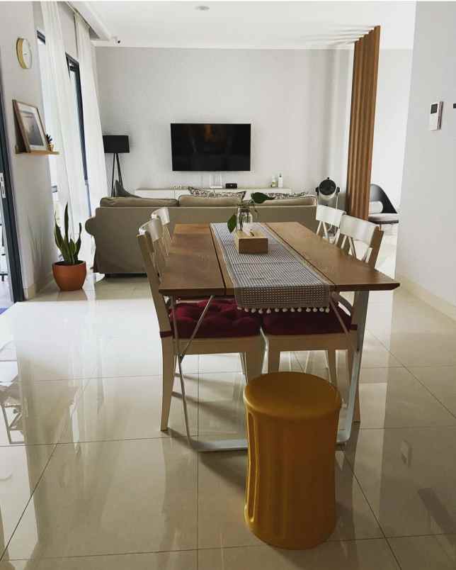 dijual rumah full furnish di kota wisata cibubur