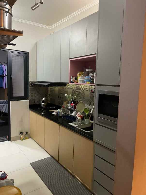 dijual rumah full furnish di kota wisata cibubur