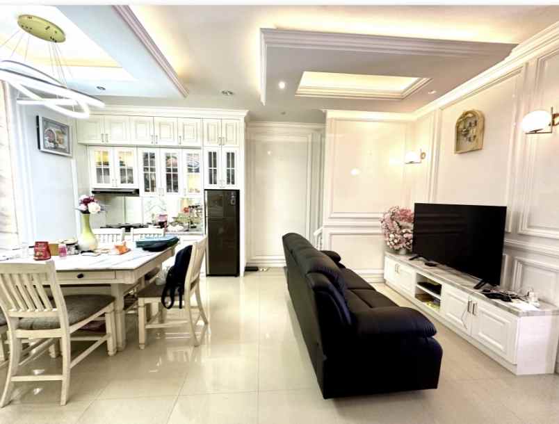 dijual rumah full furnish ketintang surabaya