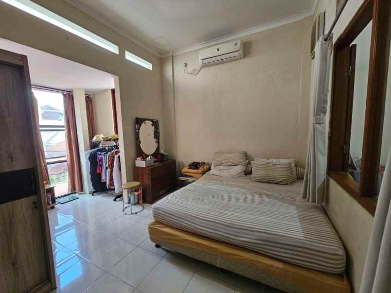 dijual rumah gandaria