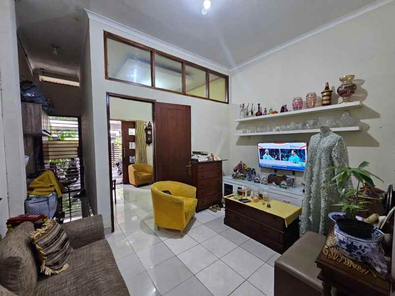 dijual rumah gandaria