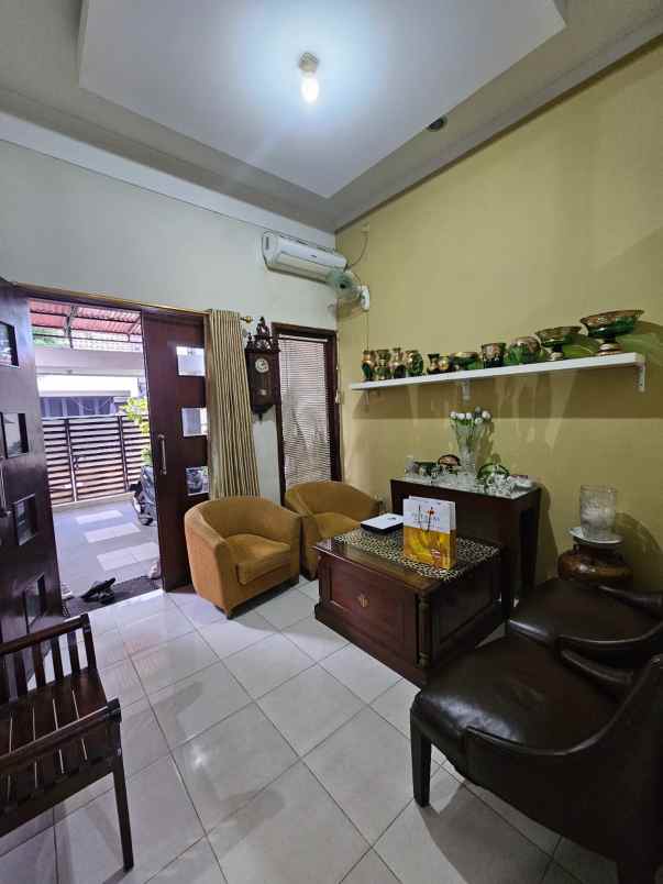 dijual rumah gandaria