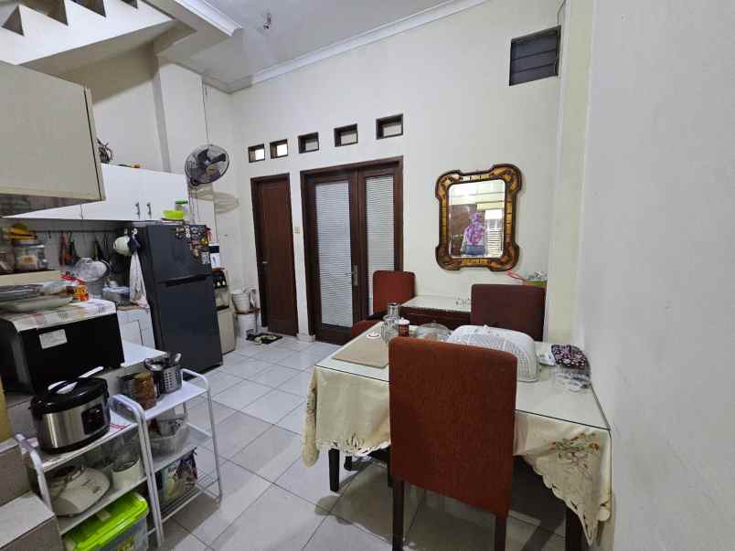 dijual rumah gandaria