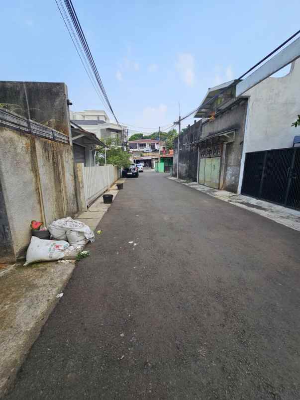 dijual rumah gandaria