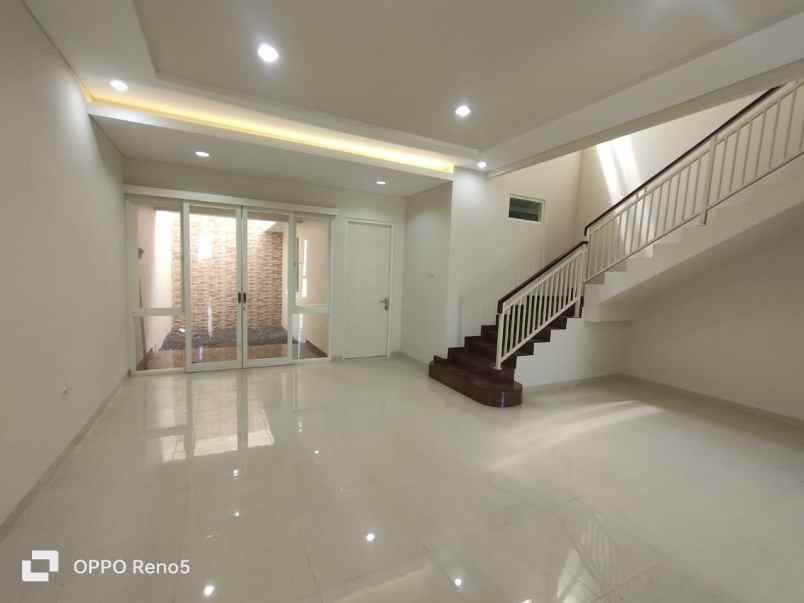 dijual rumah gayungan