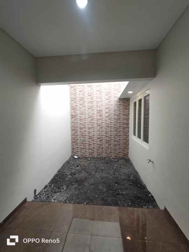 dijual rumah gayungan