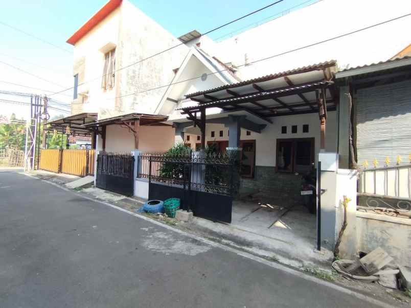 dijual rumah gentan baki sukoharjo