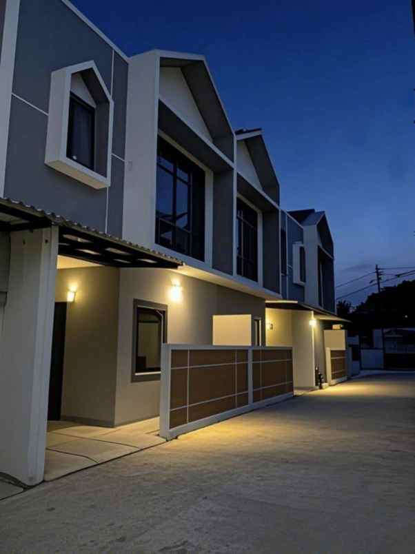 dijual rumah gn swadaya