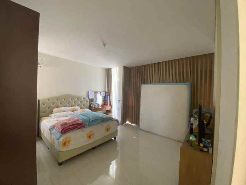 dijual rumah grand pakuwon brisbane