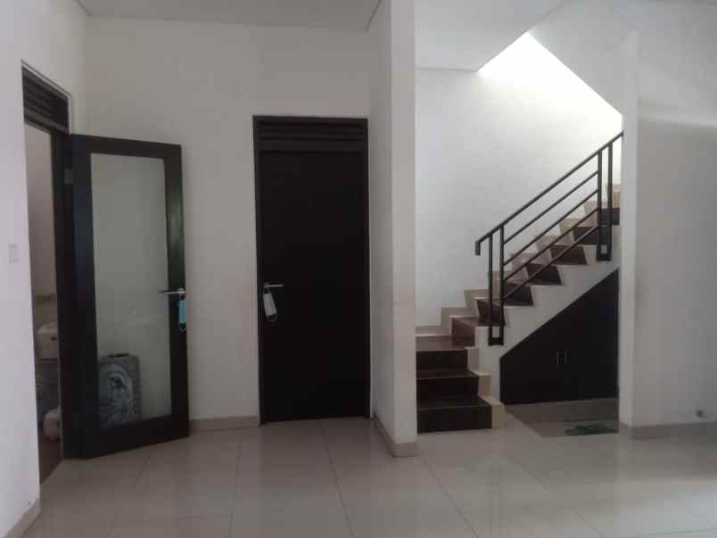 dijual rumah grand sharon residence