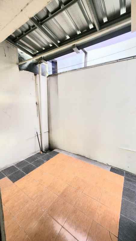 dijual rumah green ara cluster ebony