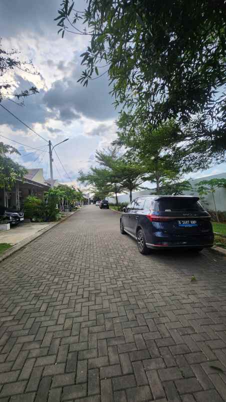 dijual rumah green ara cluster ebony