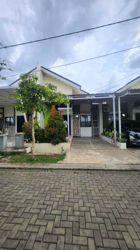 dijual rumah green ara cluster ebony