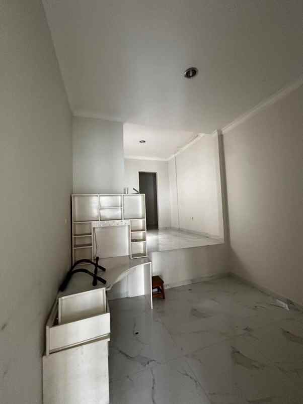 dijual rumah grisenda pik