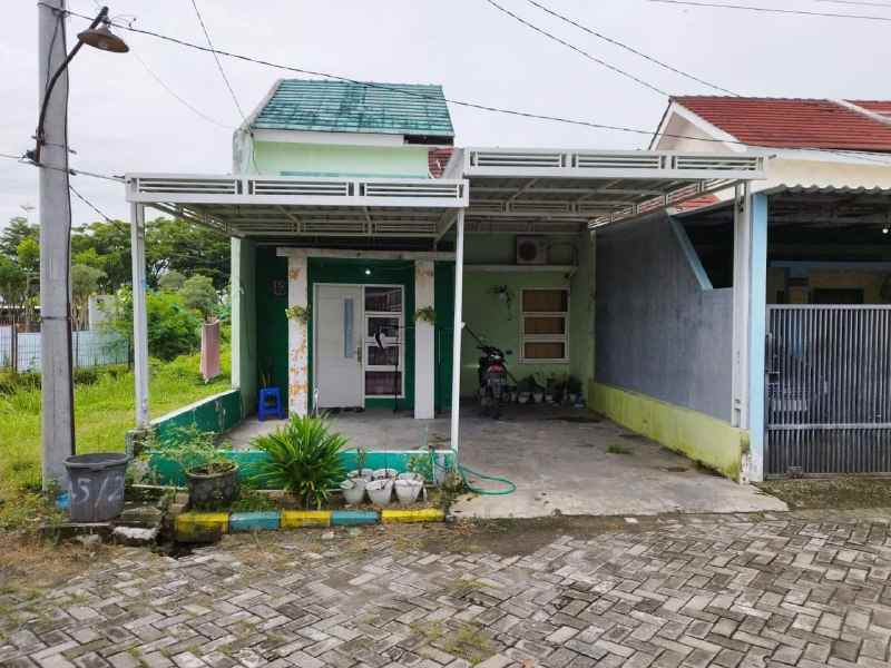 dijual rumah griya menteng asri