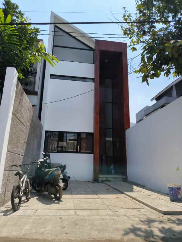 dijual rumah han102