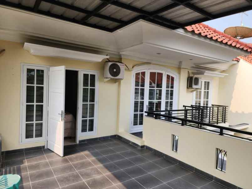 dijual rumah harapan indah cluster