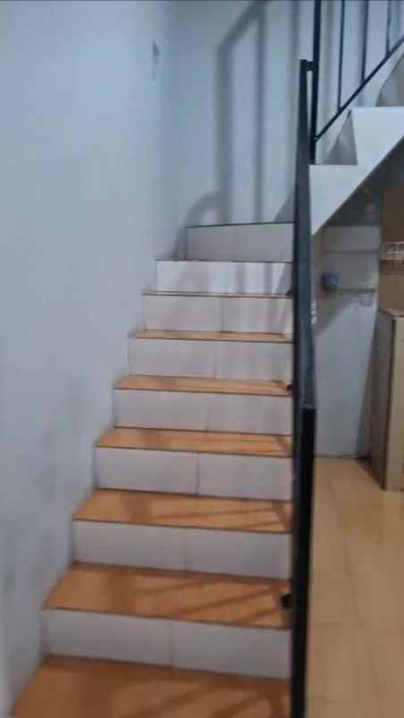 dijual rumah harapan indah cluster