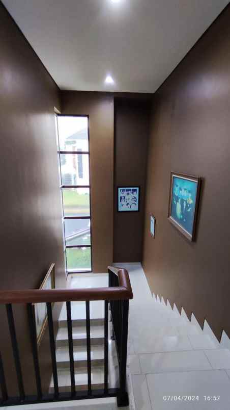 dijual rumah harapan indah cluster