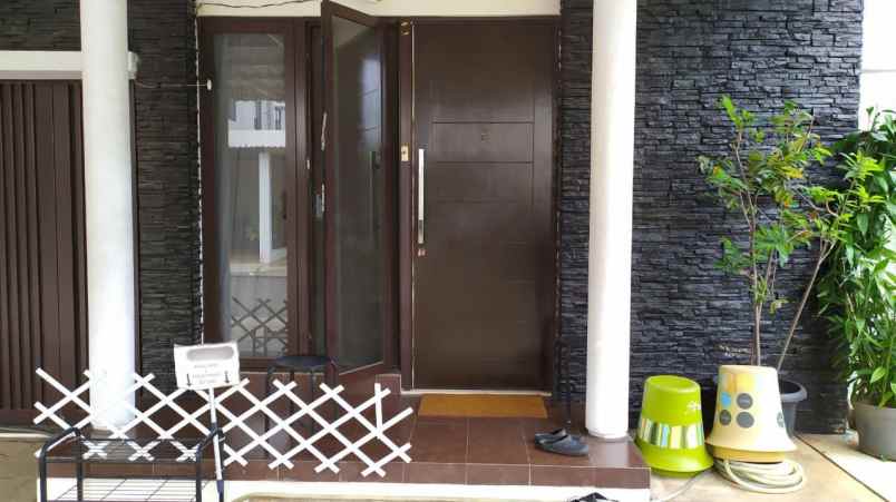 dijual rumah harapan indah cluster
